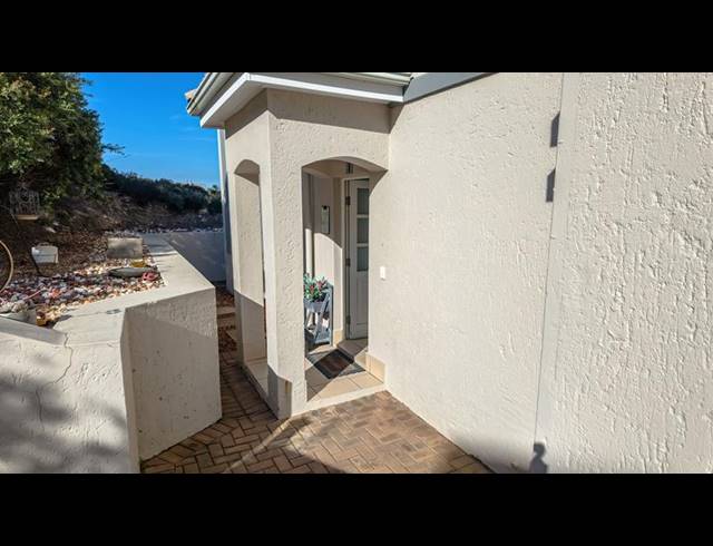 3 BEDROOM TOWNHOUSE FOR SALE IN PINNACLE POINT GOLF ESTATE